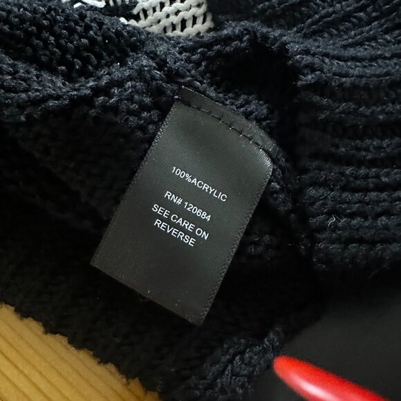 Hot Topic sweater sz large black with white music notes cropped novelty top - Picture 5 of 5